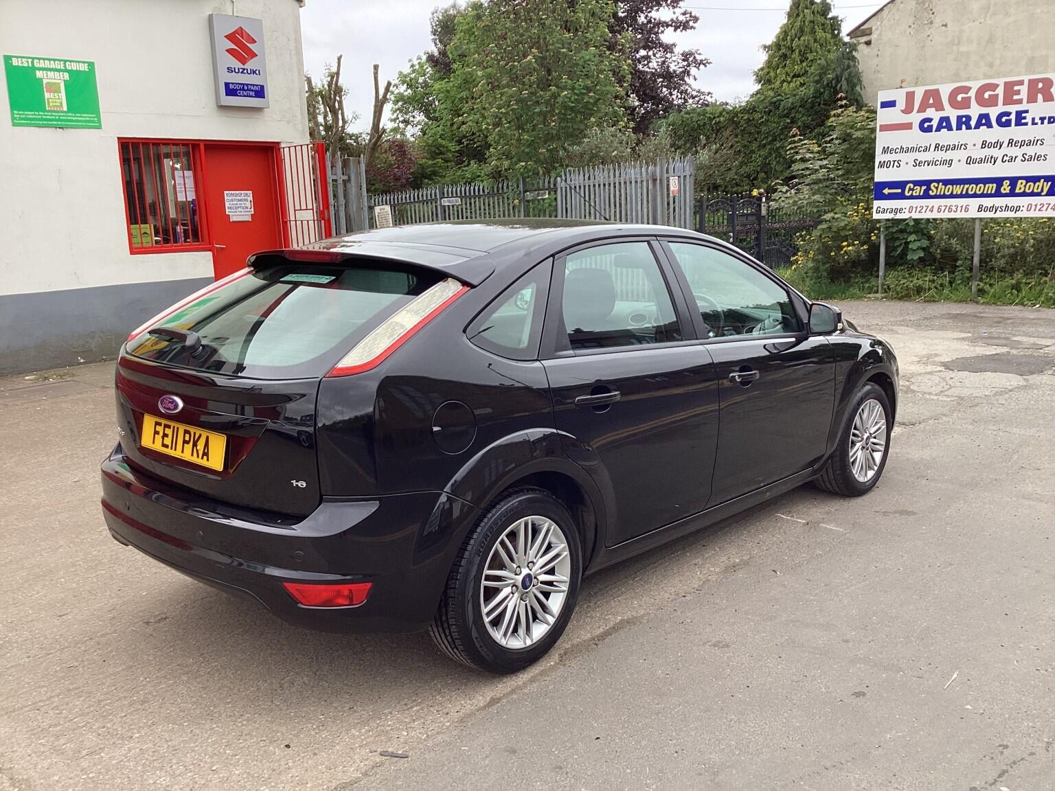 Ford Focus view 5
