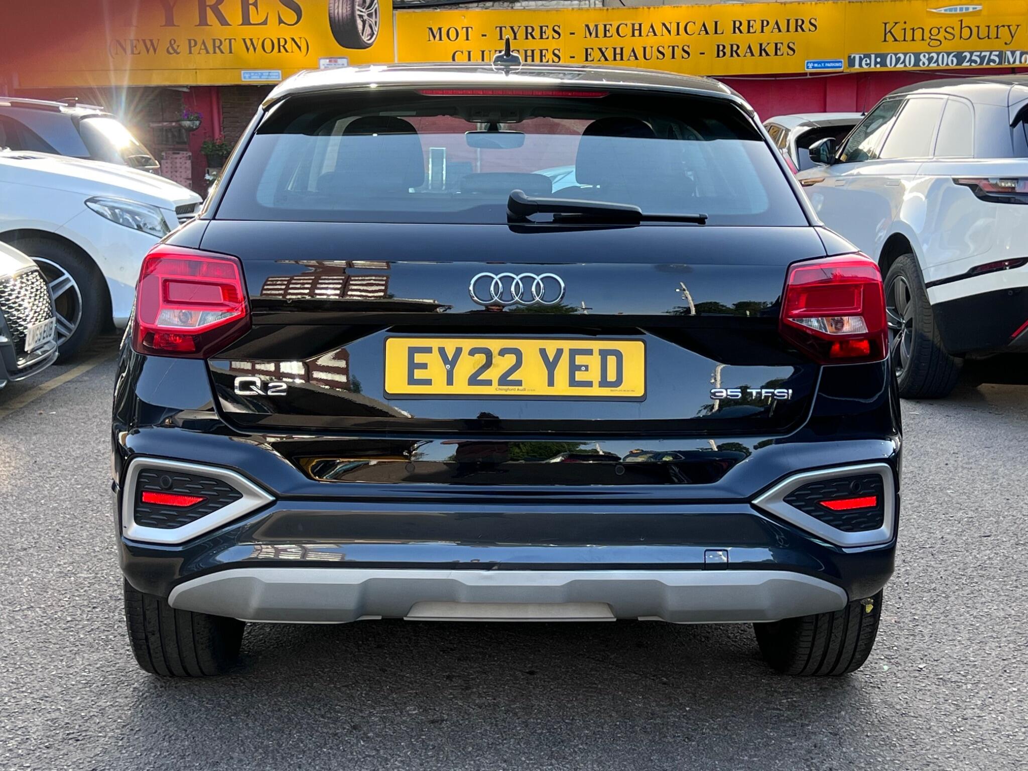 Audi Q2 view 12