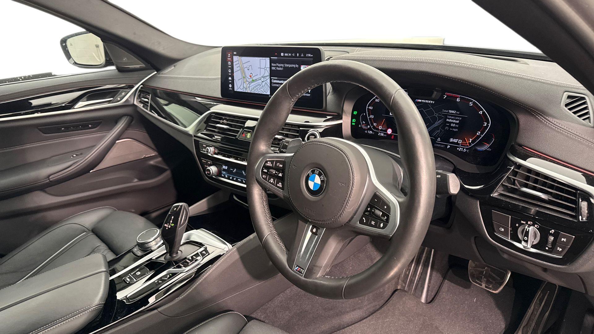 BMW 5 Series view 6