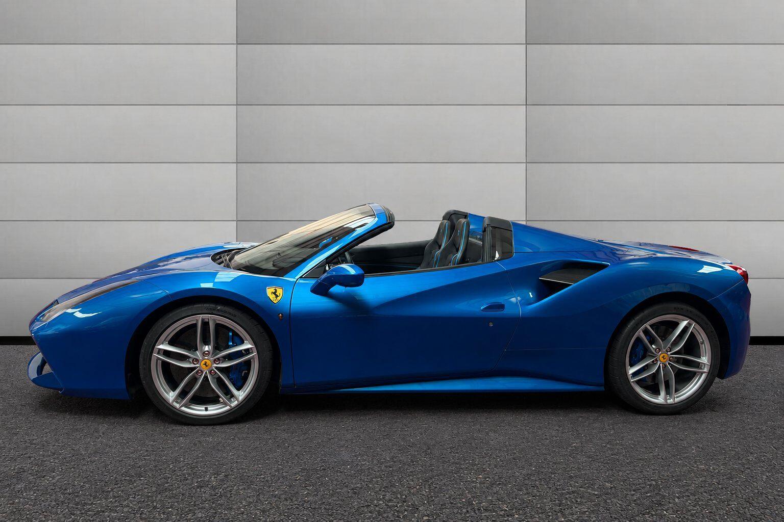 Ferrari 488 view 3