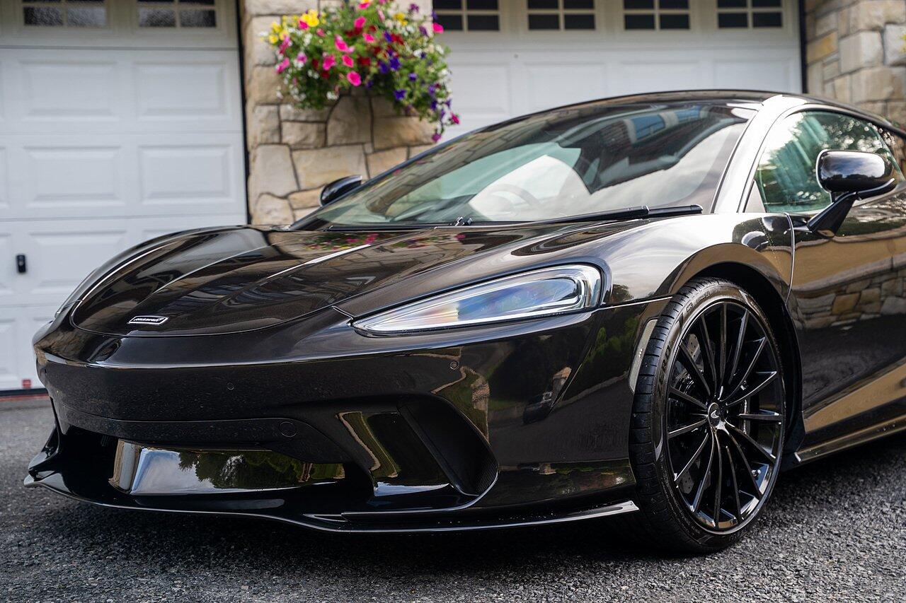 McLaren GT view 38