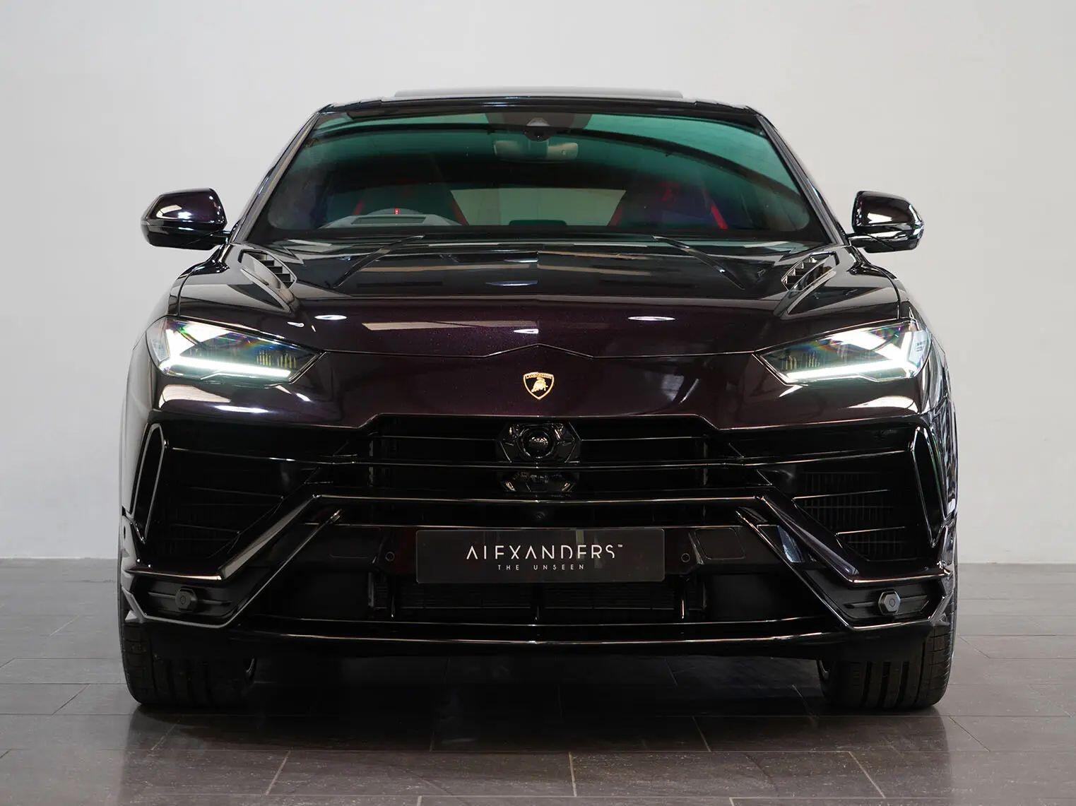 Lamborghini Urus view 8