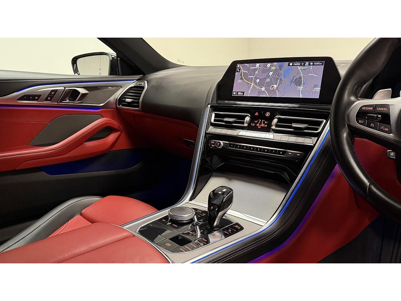 BMW 8 Series view 19
