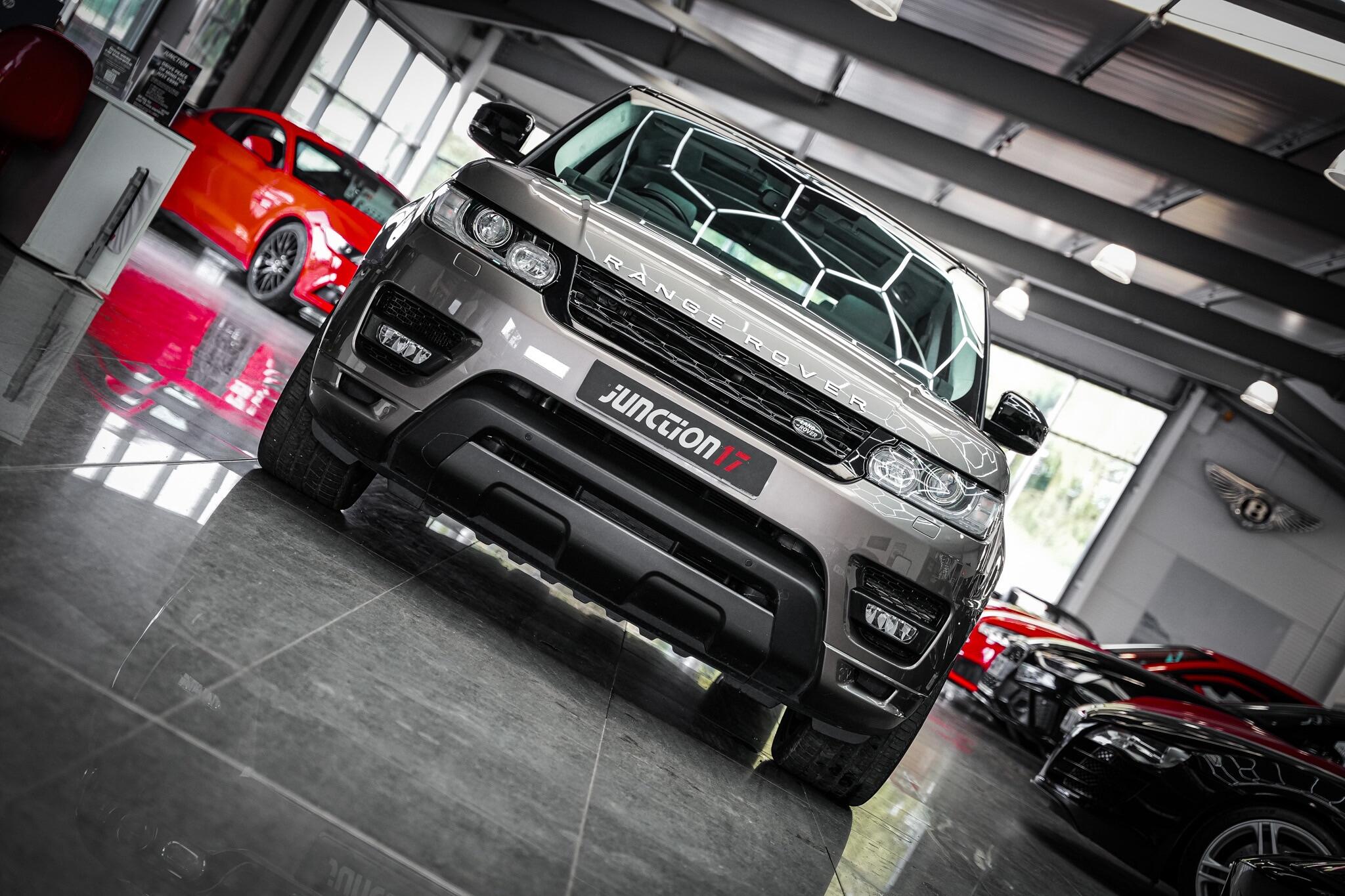 Land Rover Range Rover Sport view 4