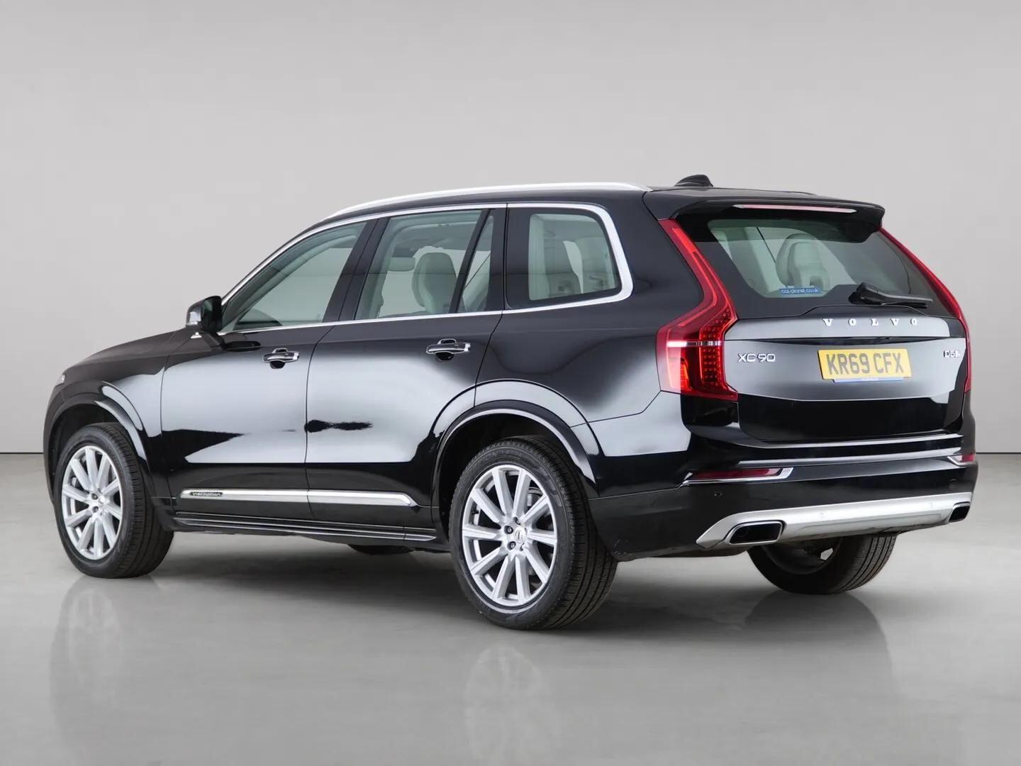 Volvo XC90 view 6