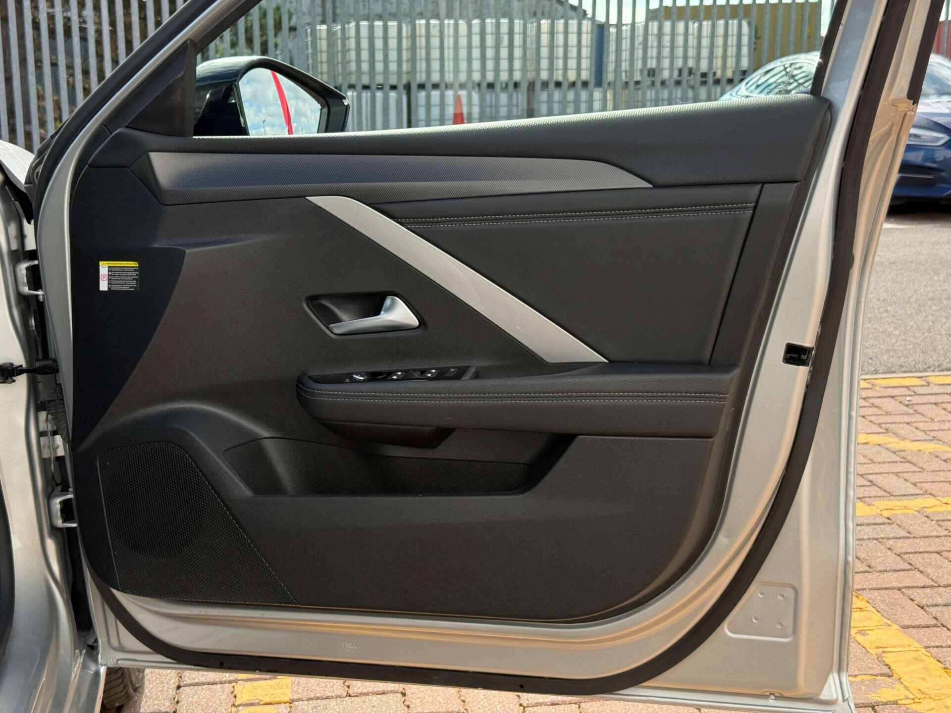 Vauxhall Astra Electric view 20