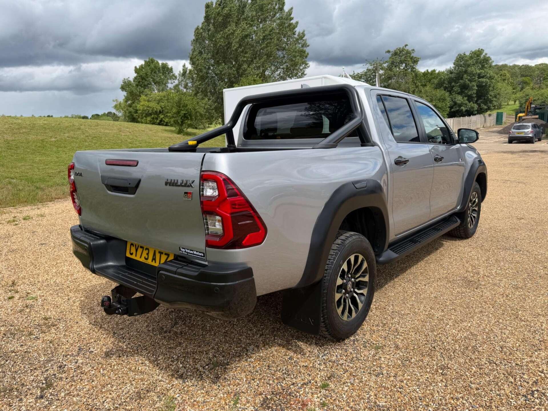 Toyota Hilux view 8