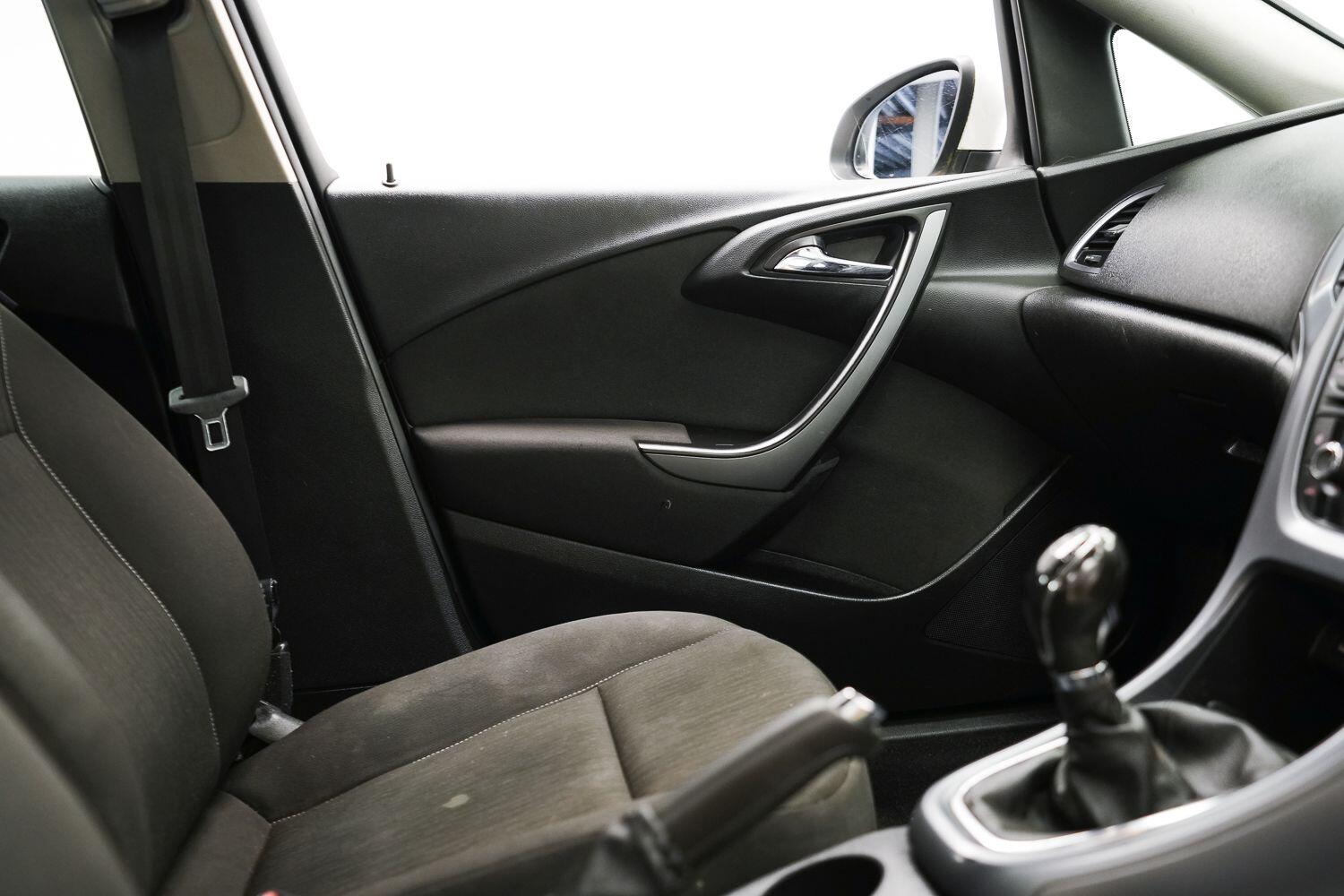 Vauxhall Astra view 10