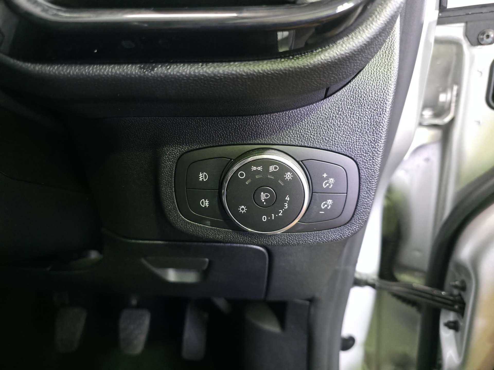 Ford Fiesta view 19