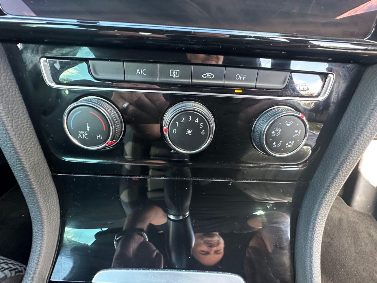Volkswagen Golf view 50
