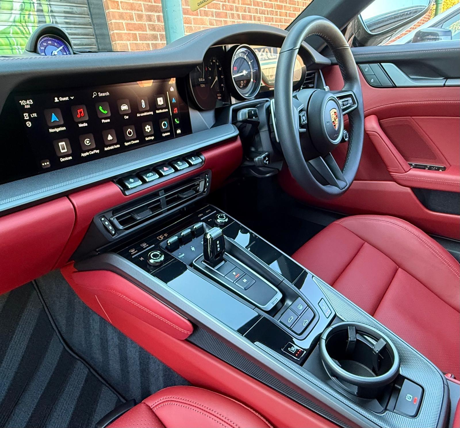 Porsche 911 view 29