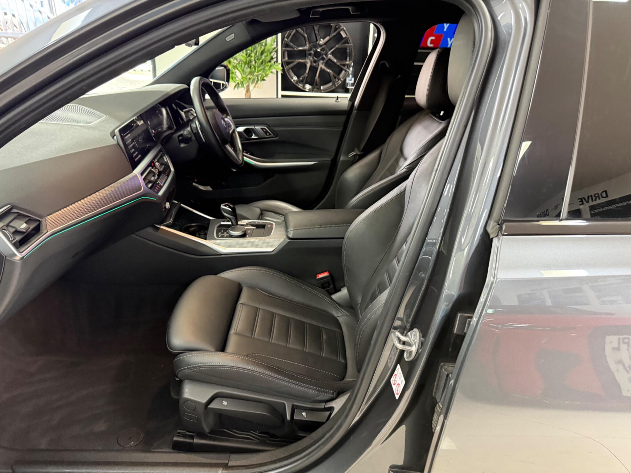 BMW 3 Series view 33