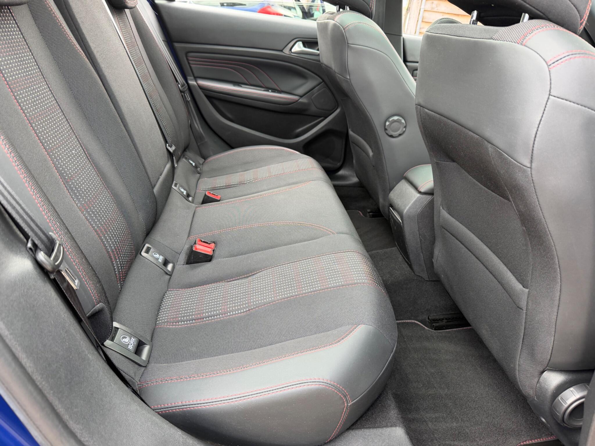 Peugeot 308 view 34