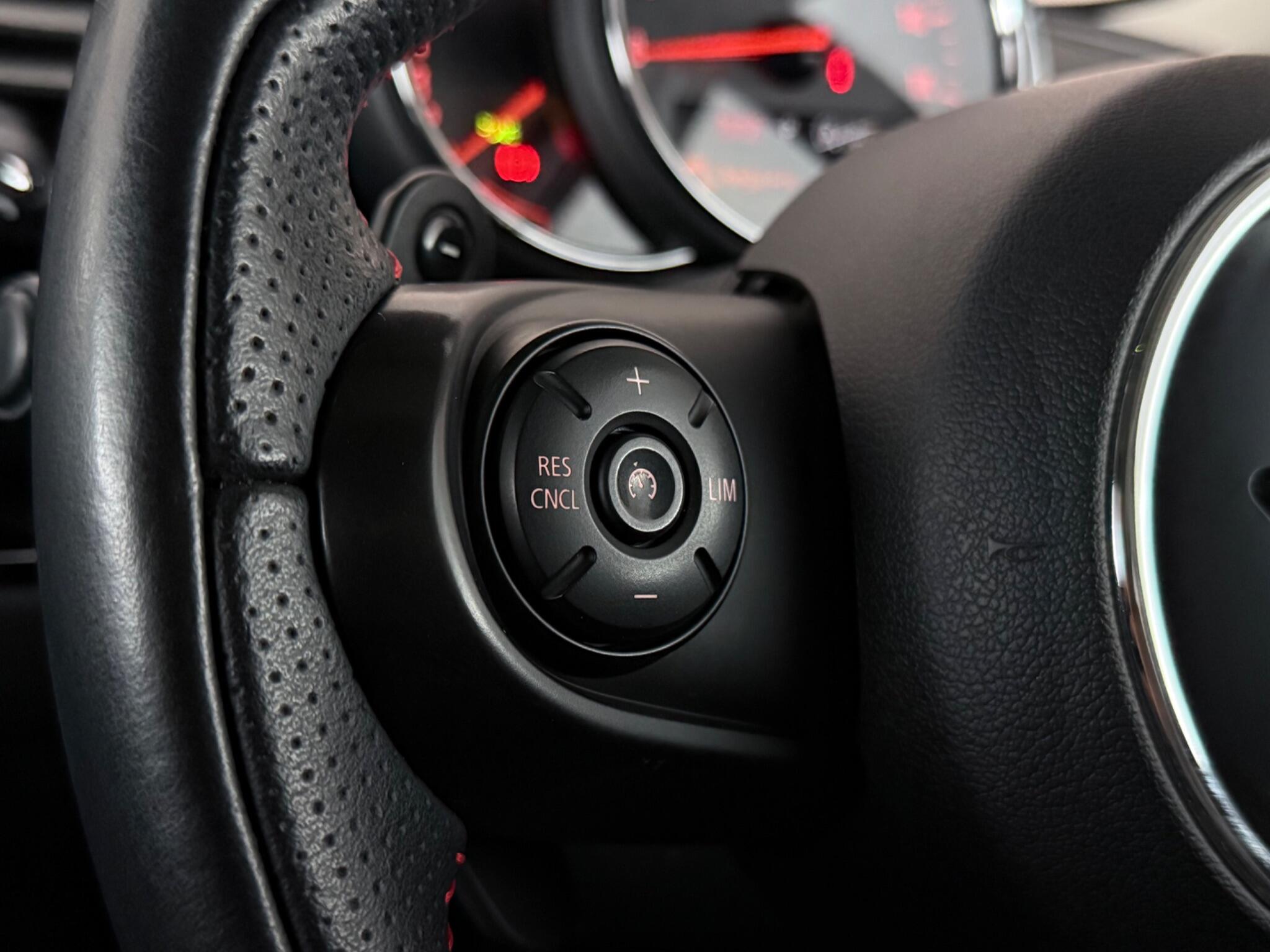 Mini Clubman view 15