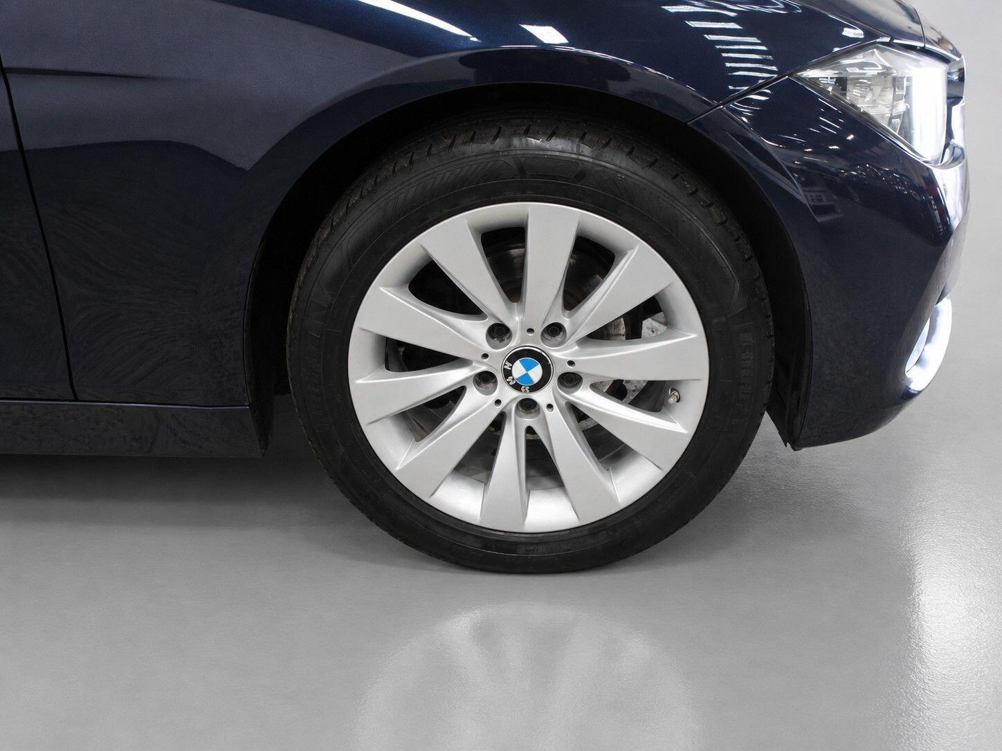 BMW 3 Series view 56