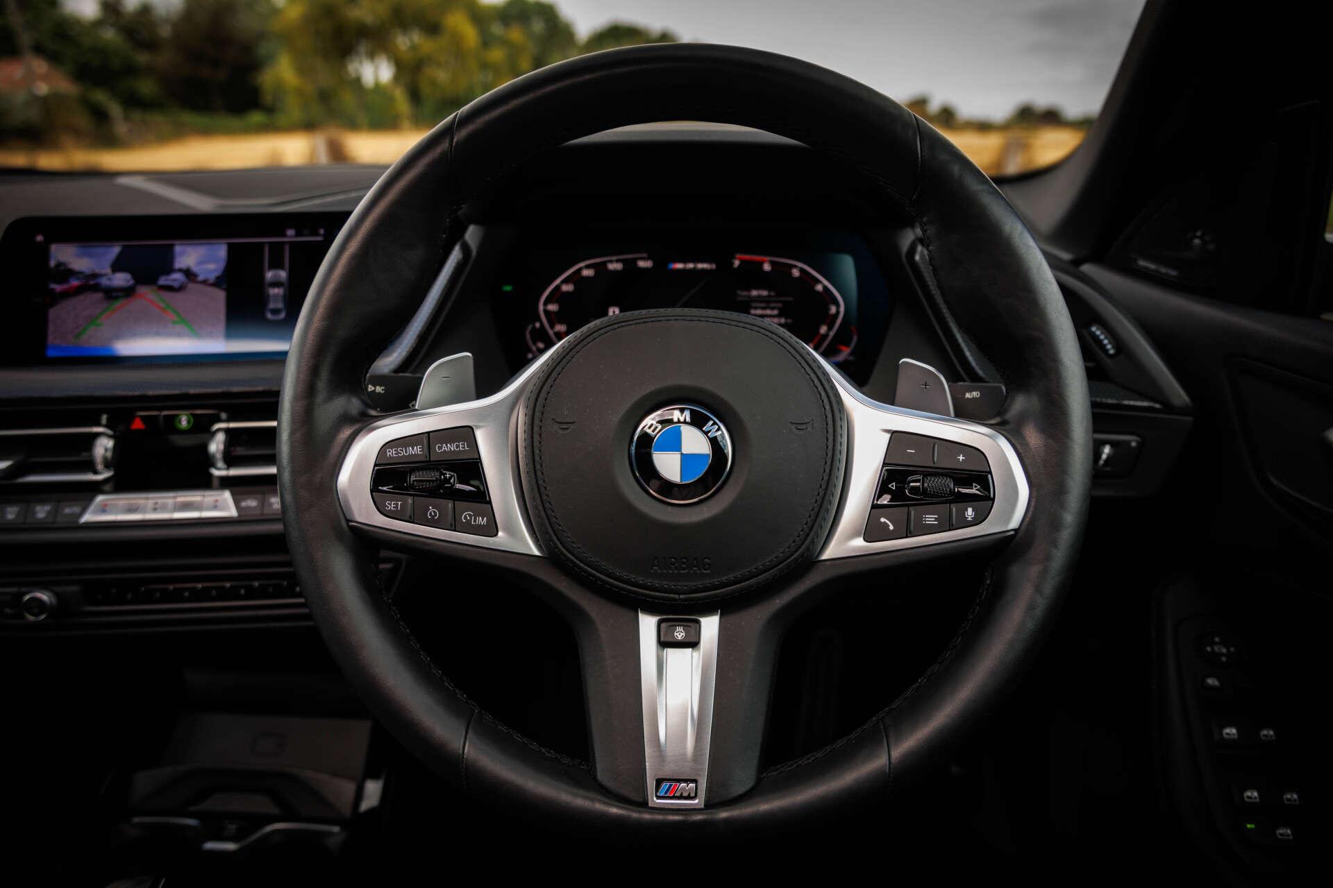 BMW 2 Series view 22