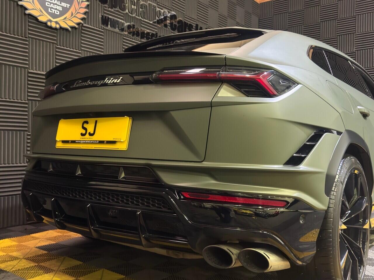 Lamborghini Urus view 9
