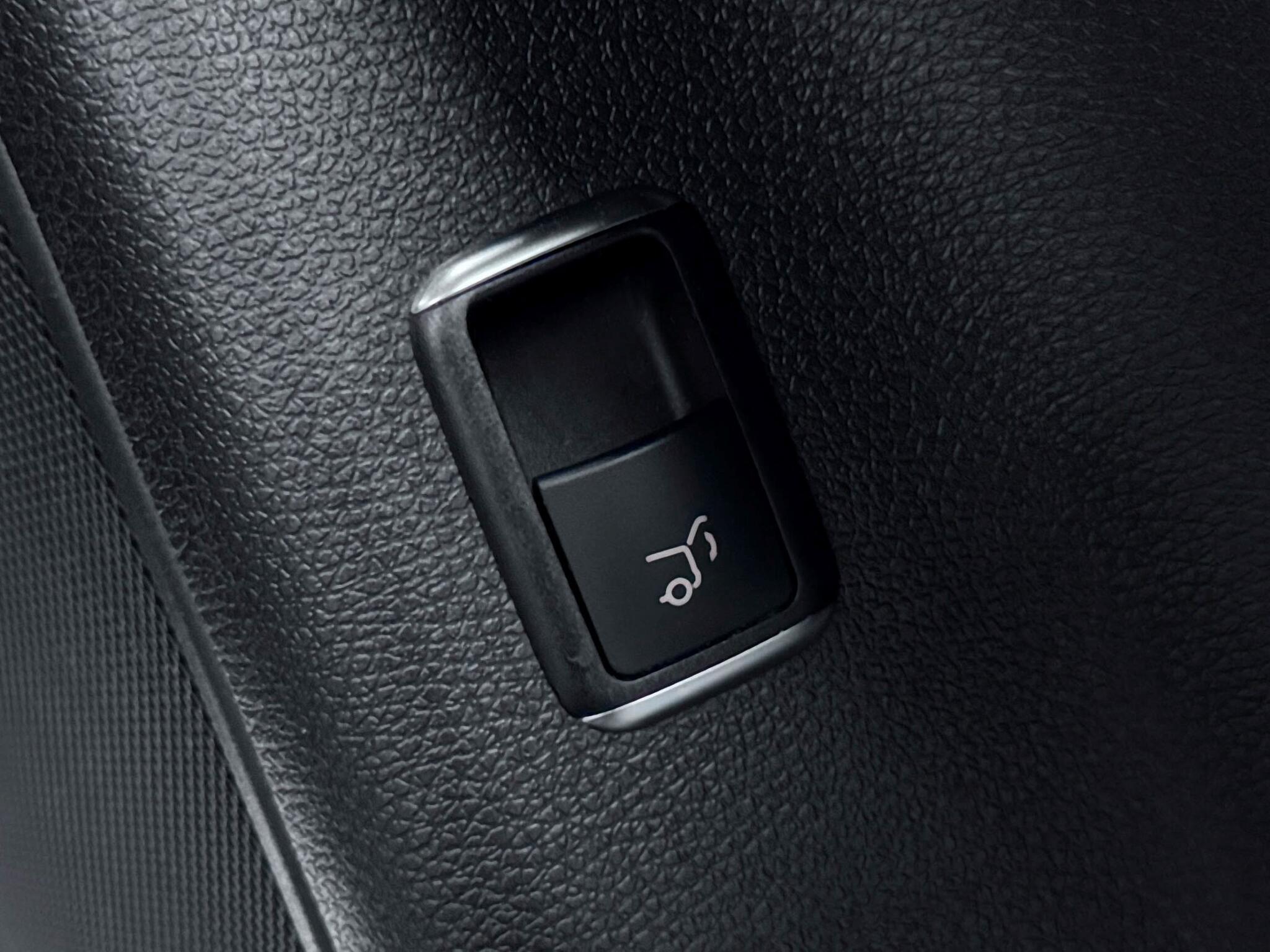 Mercedes-Benz Gle view 19