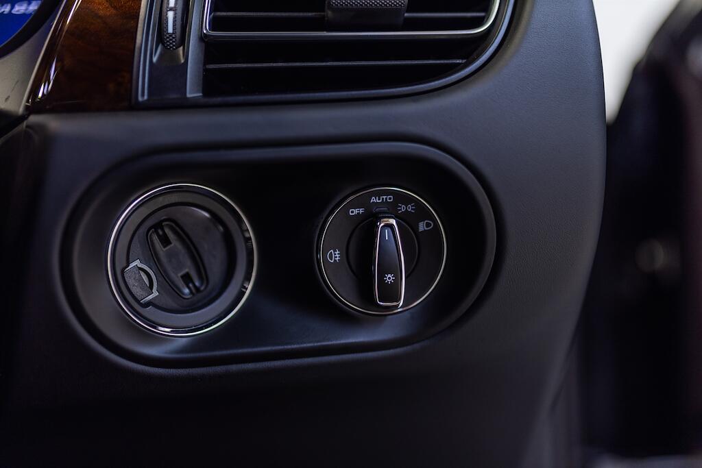 Porsche Macan view 31