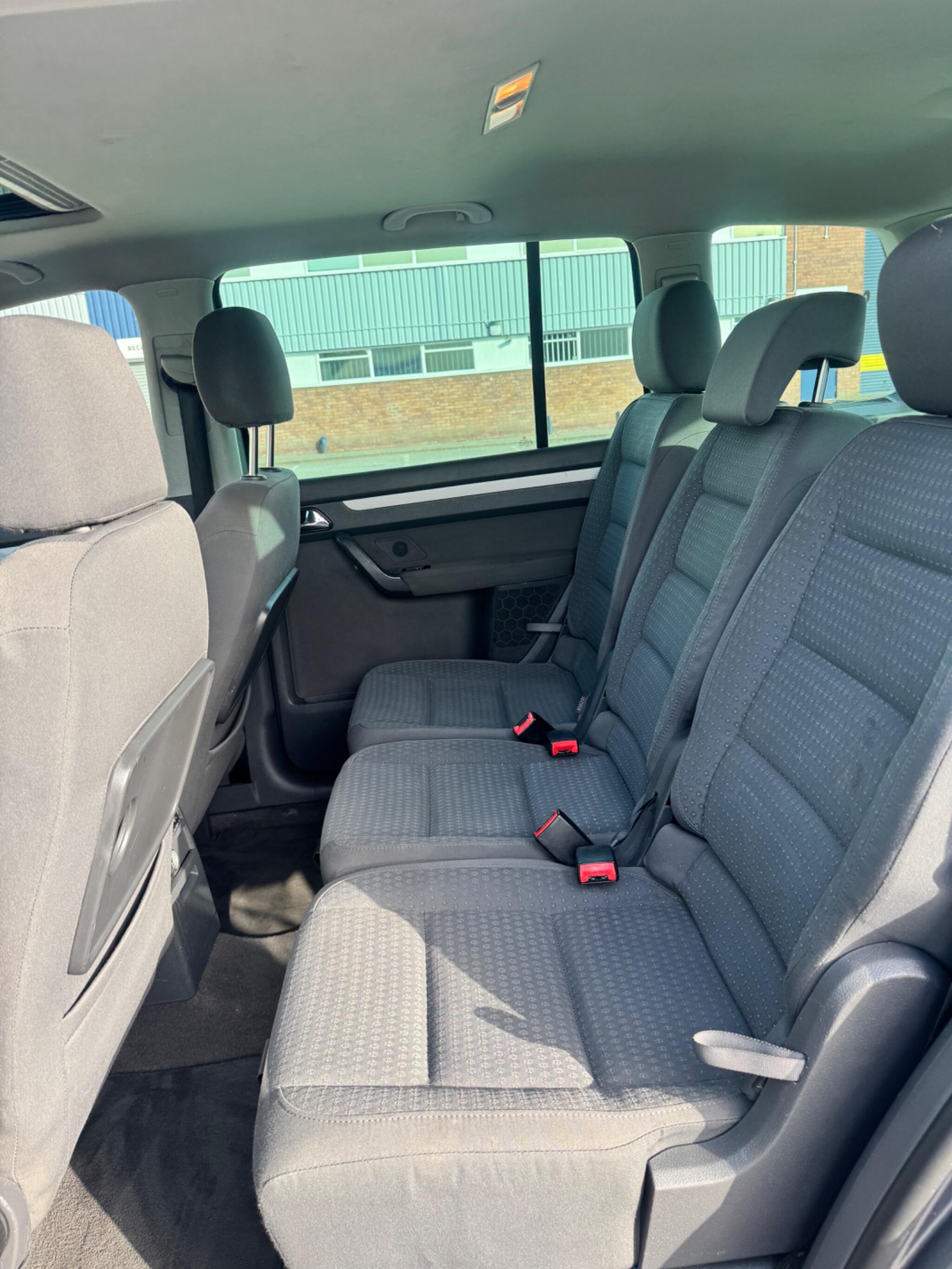 Volkswagen Touran view 26