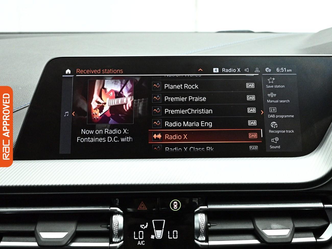 BMW 1 Series view 14