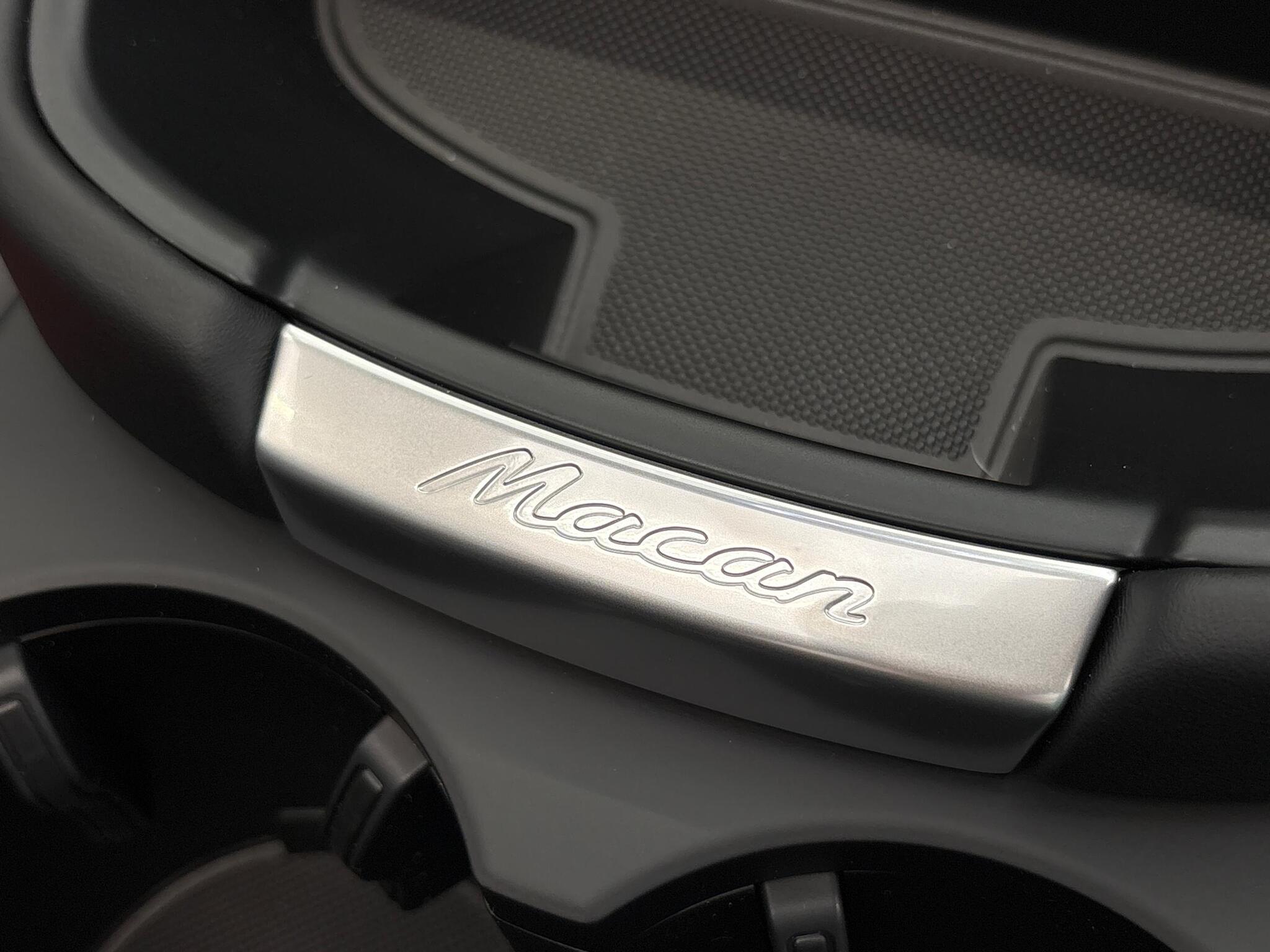 Porsche Macan view 41