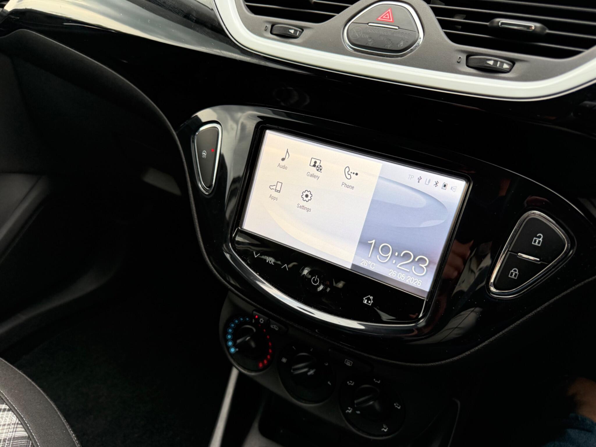Vauxhall Corsa 1.4i ecoTEC Limited Edition Euro 6 3dr — photo 38 of 96