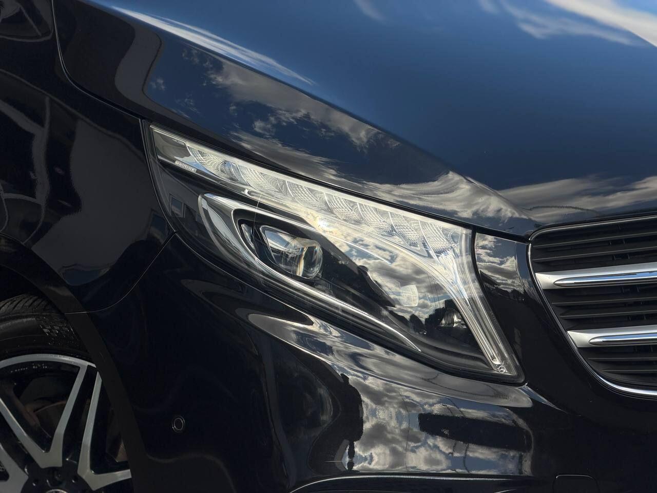Mercedes-Benz V-Class view 52