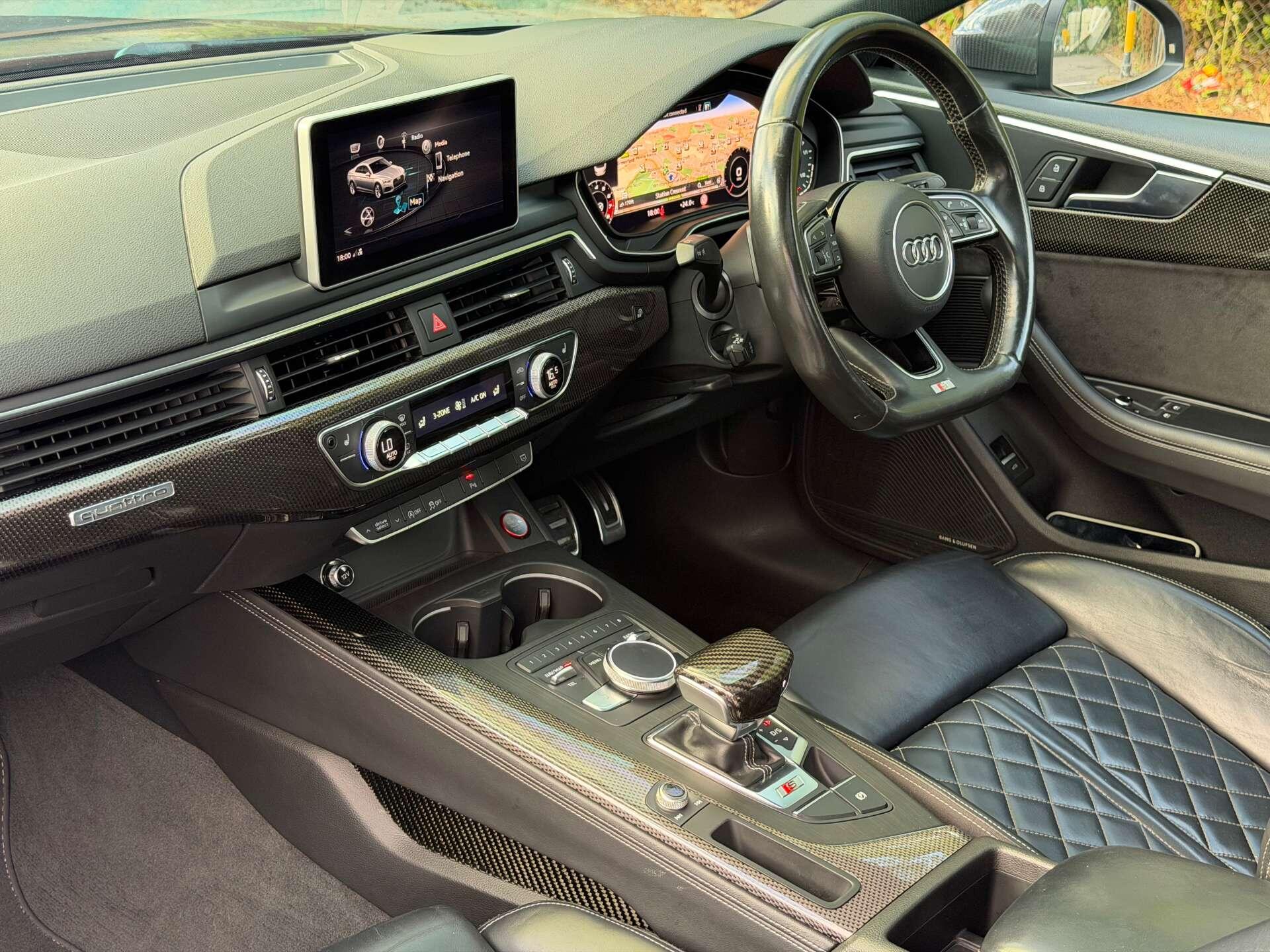 Audi S5 view 24