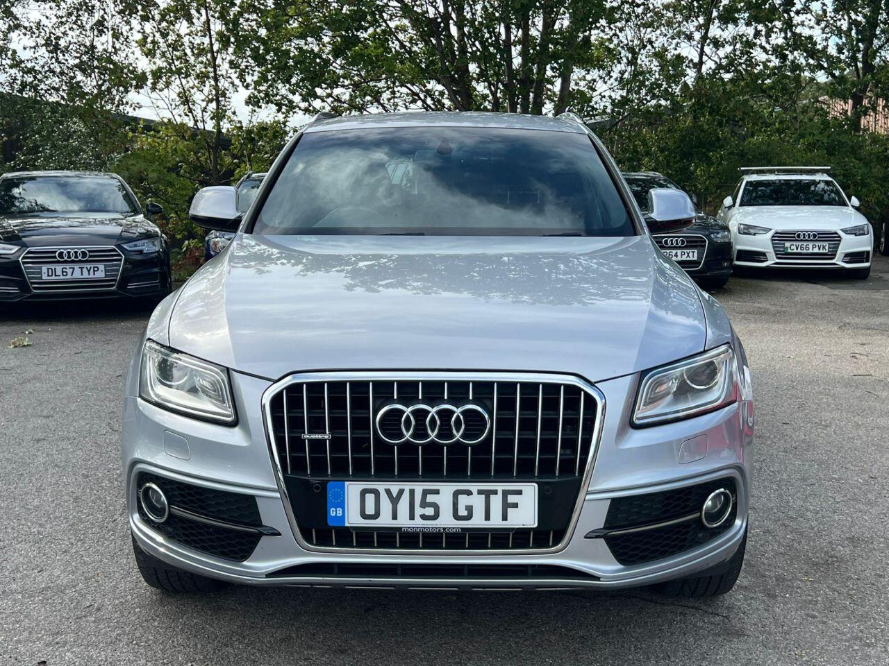 Audi Q5 view 10