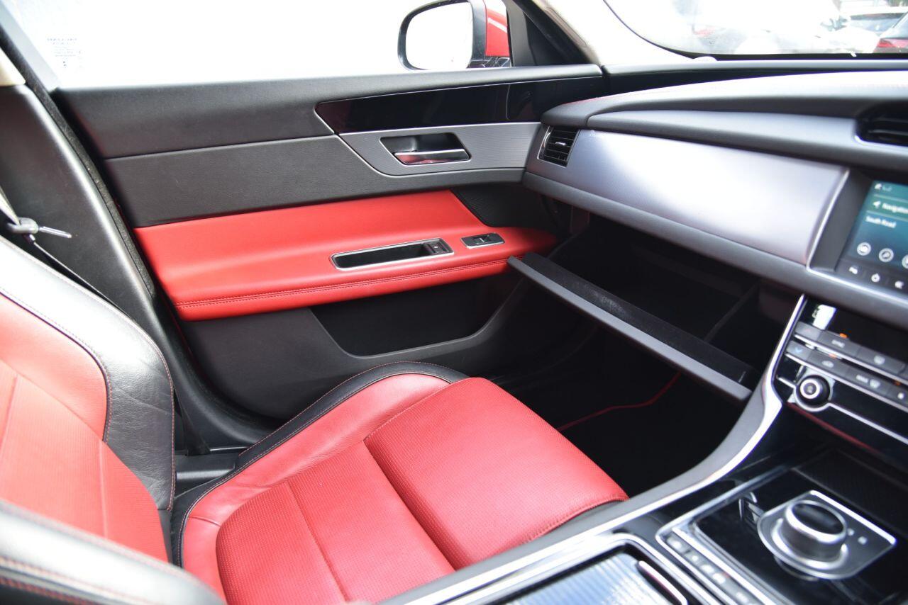 Jaguar XF view 47