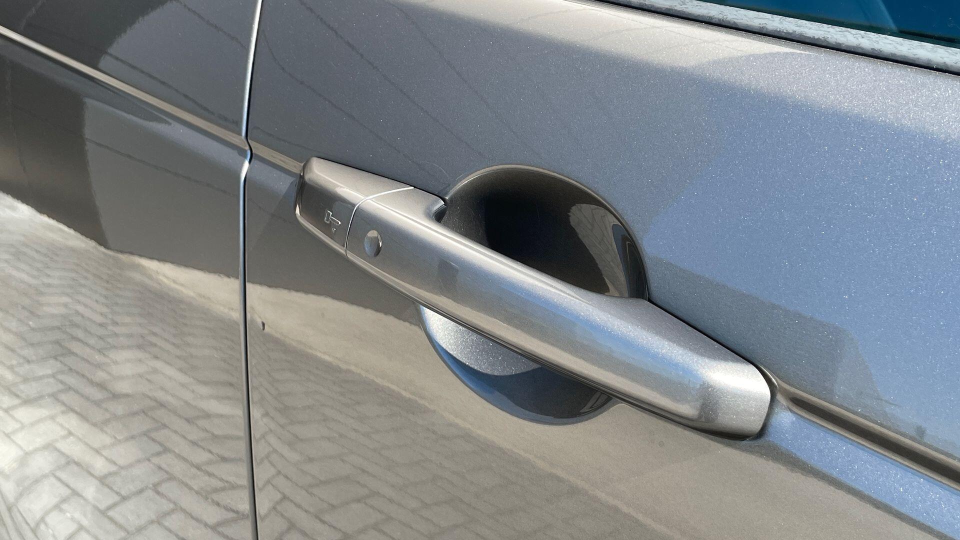 Land Rover Discovery Sport view 35