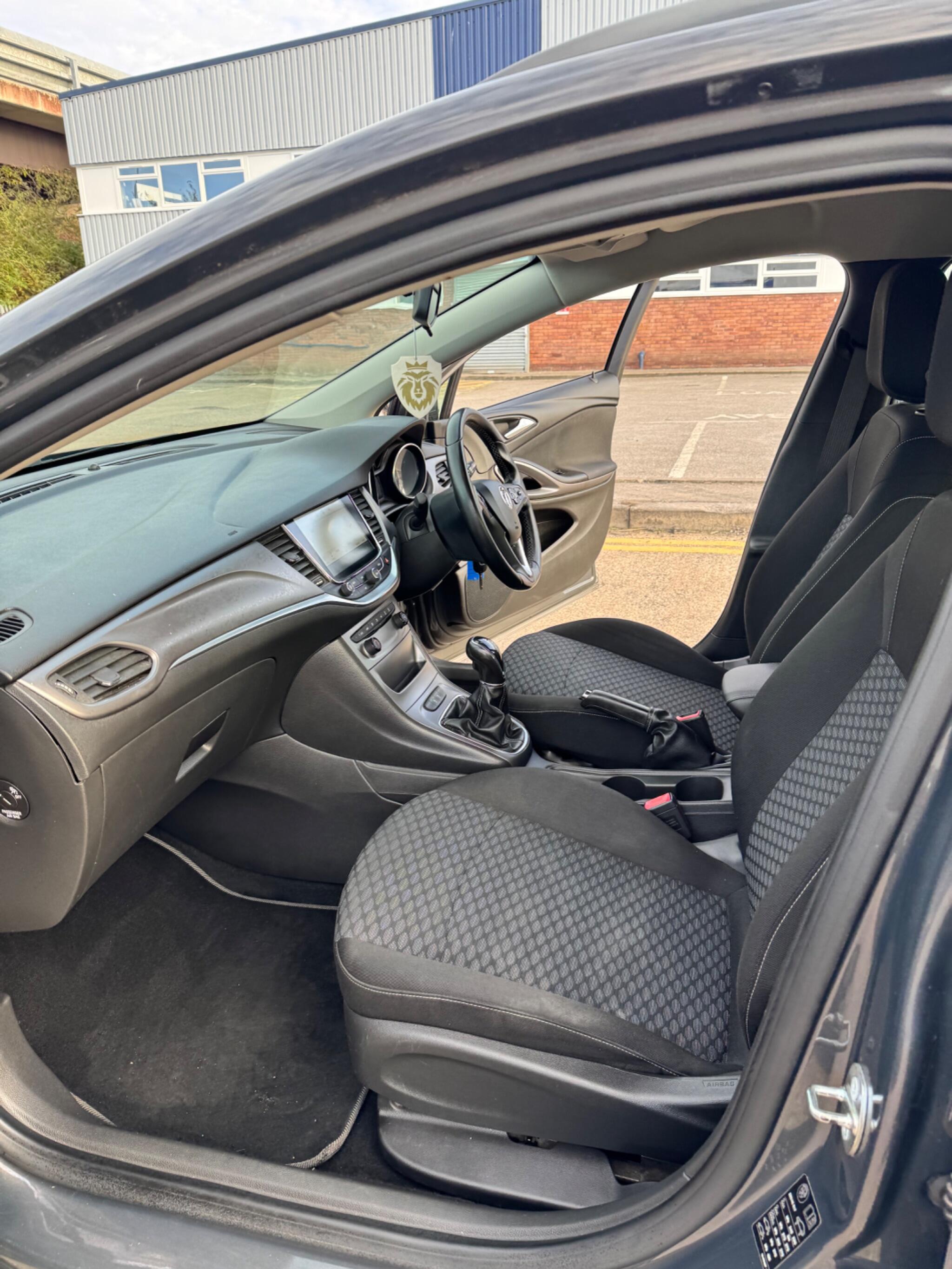 Vauxhall Astra view 44