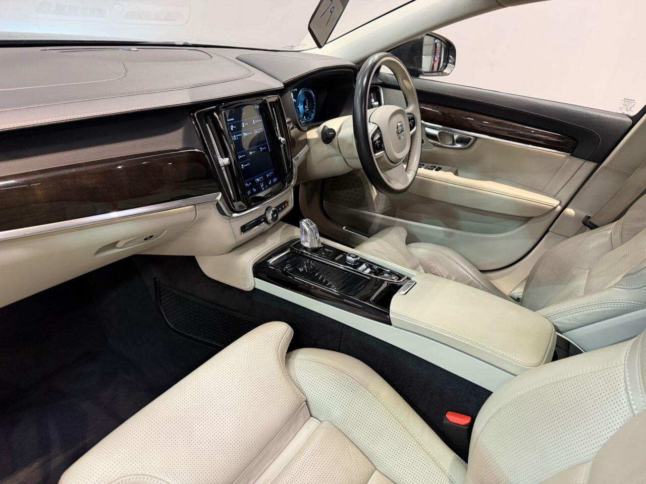 Volvo V90 view 39