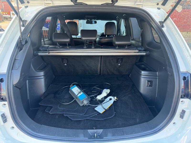 Mitsubishi Outlander view 14