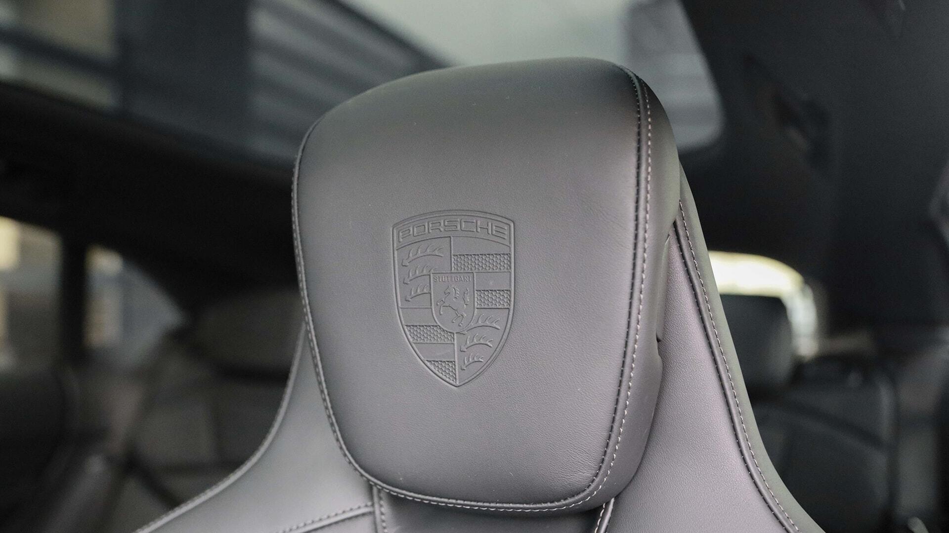 Porsche Taycan view 10