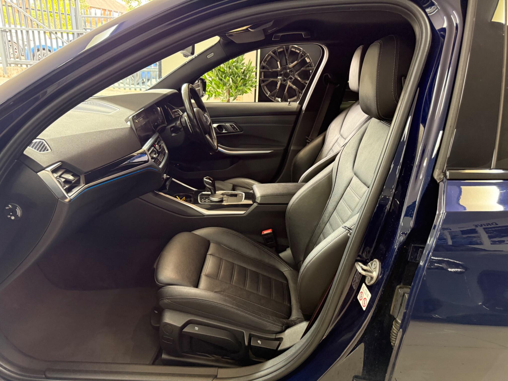 BMW 3 Series view 3