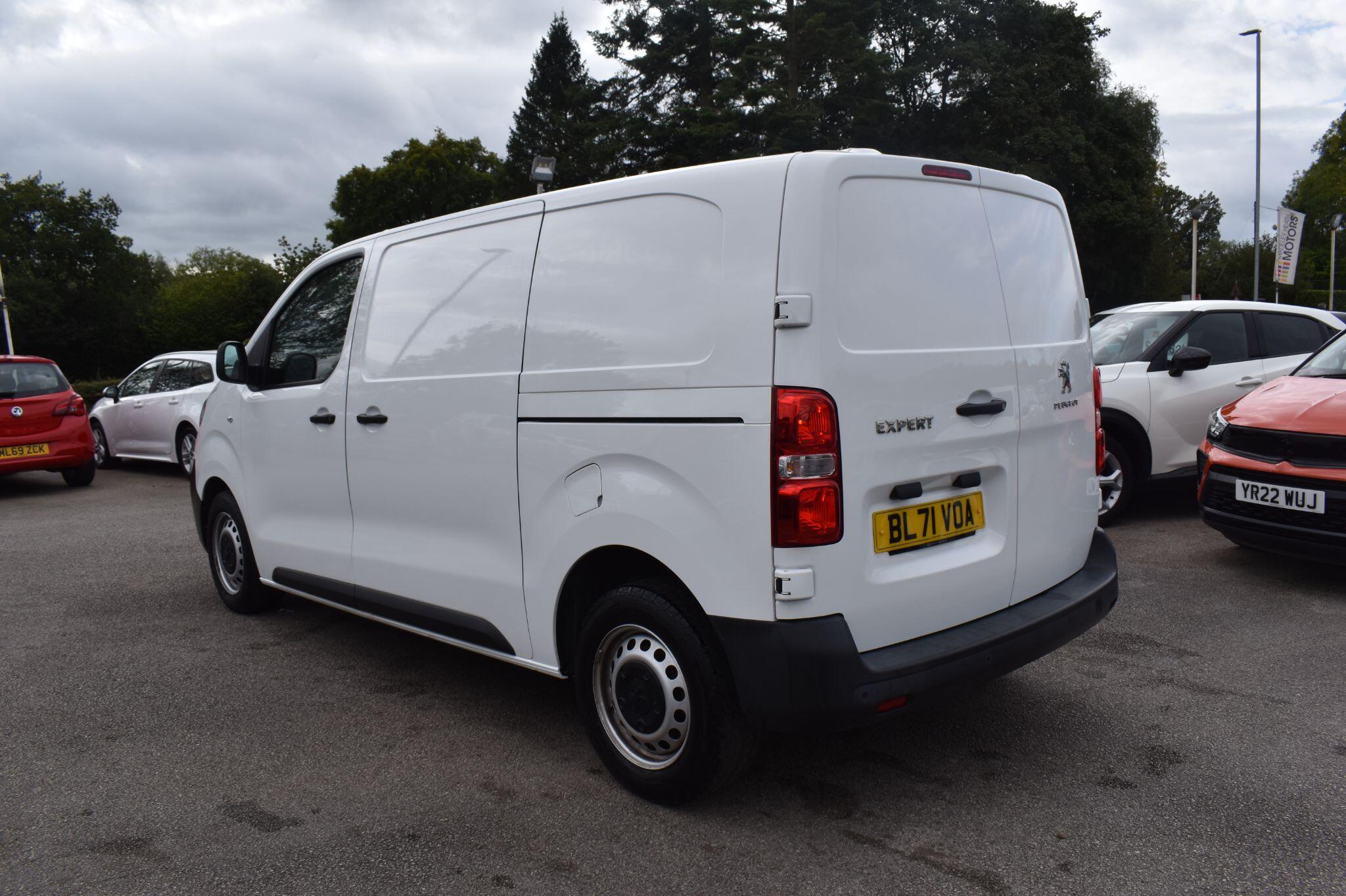 Expert - 2.0 BlueHDi 1400 Professional Premium Standard Panel Van MWB Euro 6 (s/s) 6dr - Image 19