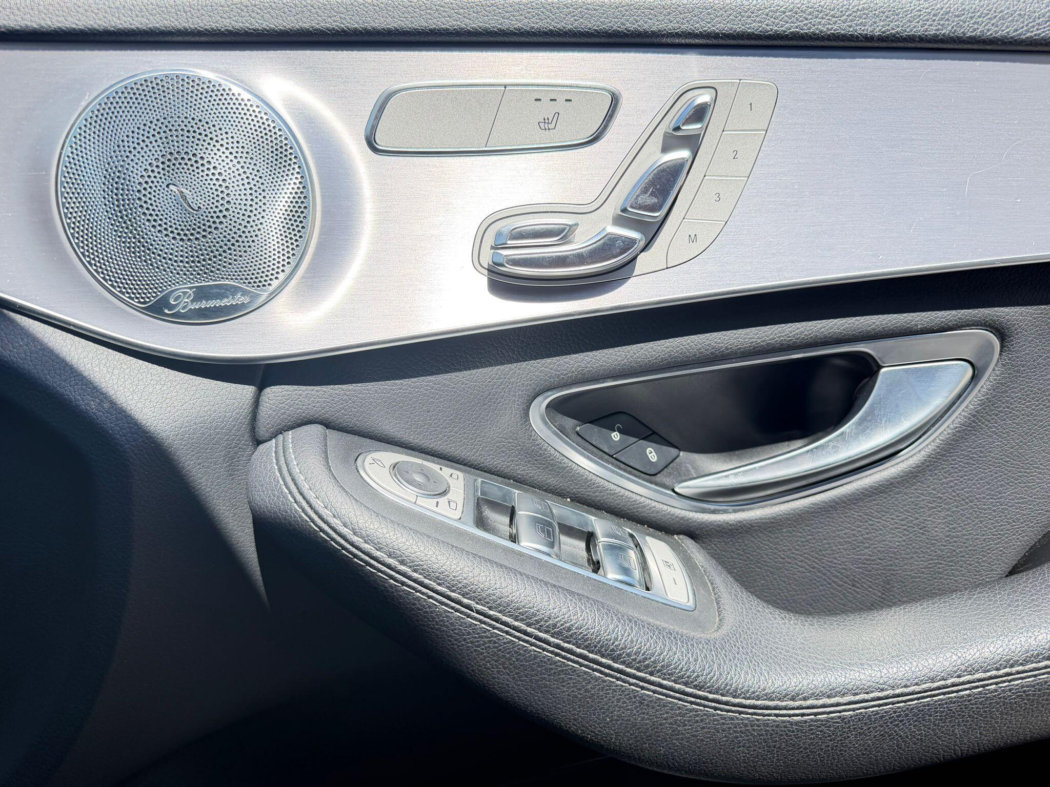 Mercedes-Benz C-Class view 24