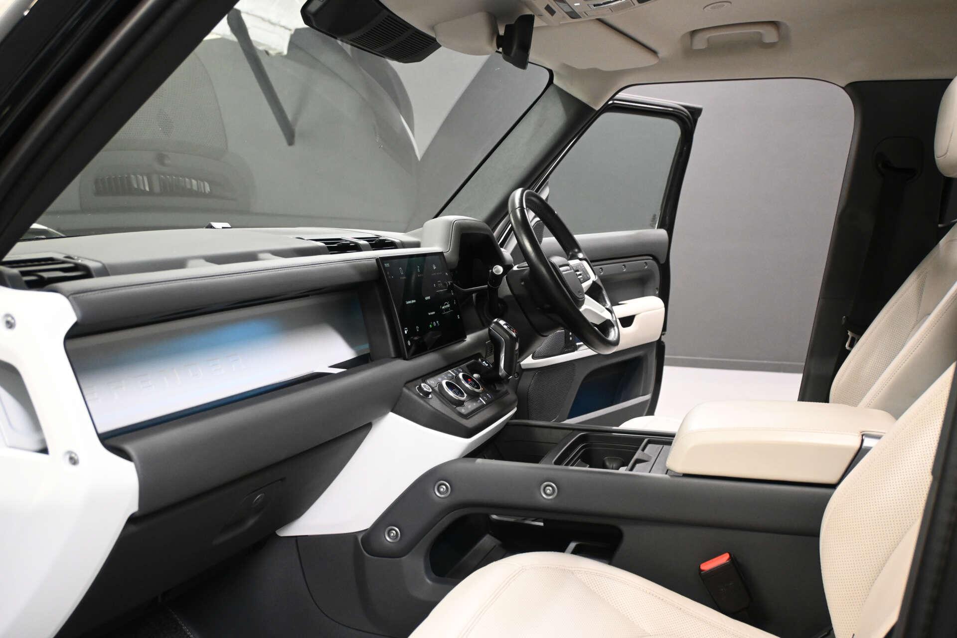 Land Rover Defender view 11