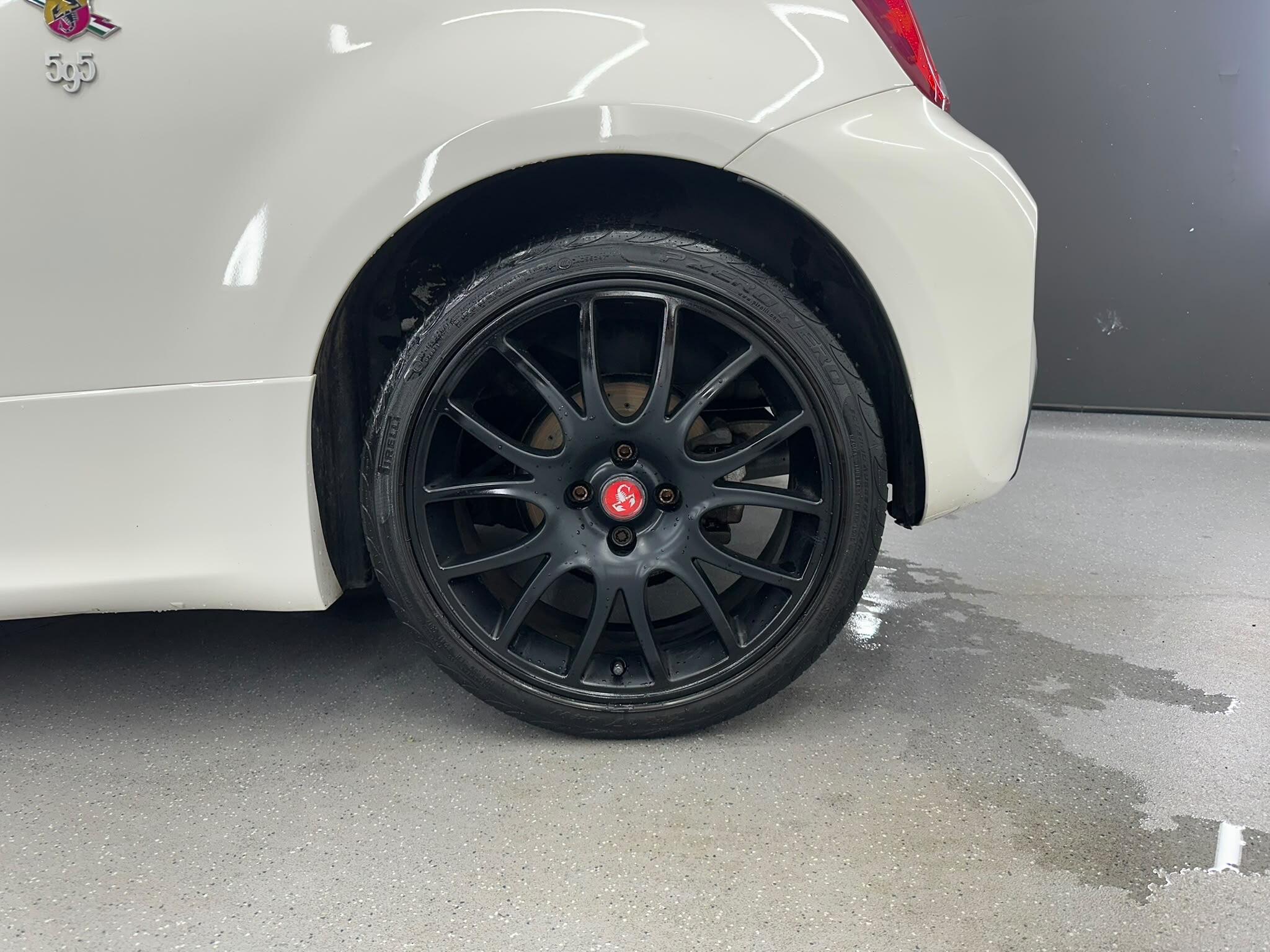 Abarth 595 view 16