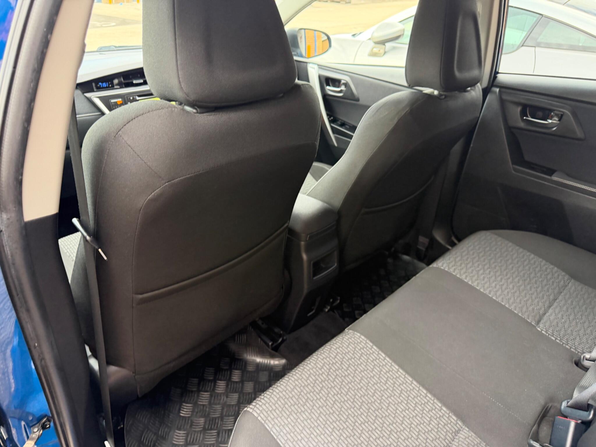 Toyota Auris view 67