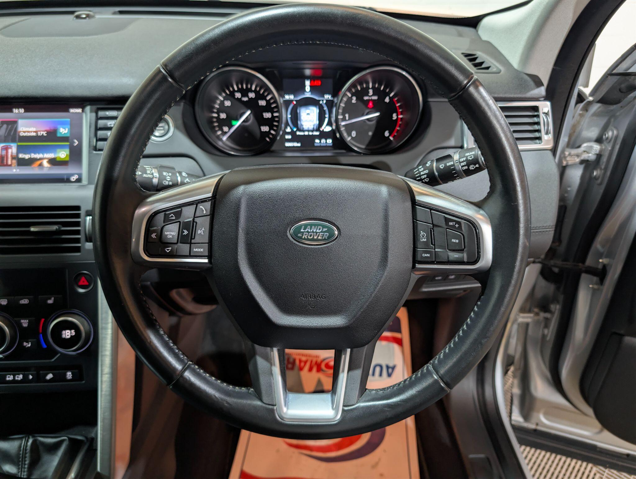 Land Rover Discovery Sport view 76