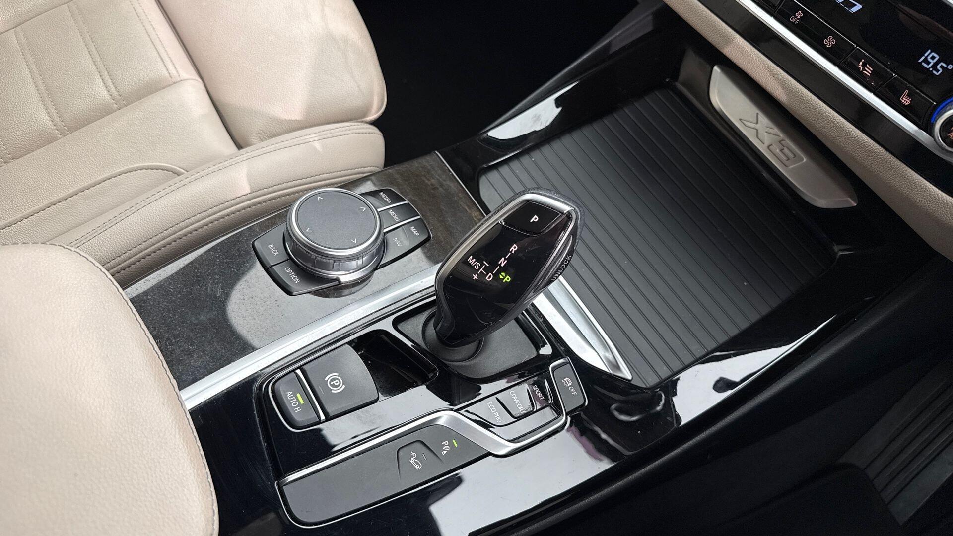 BMW X3 view 10