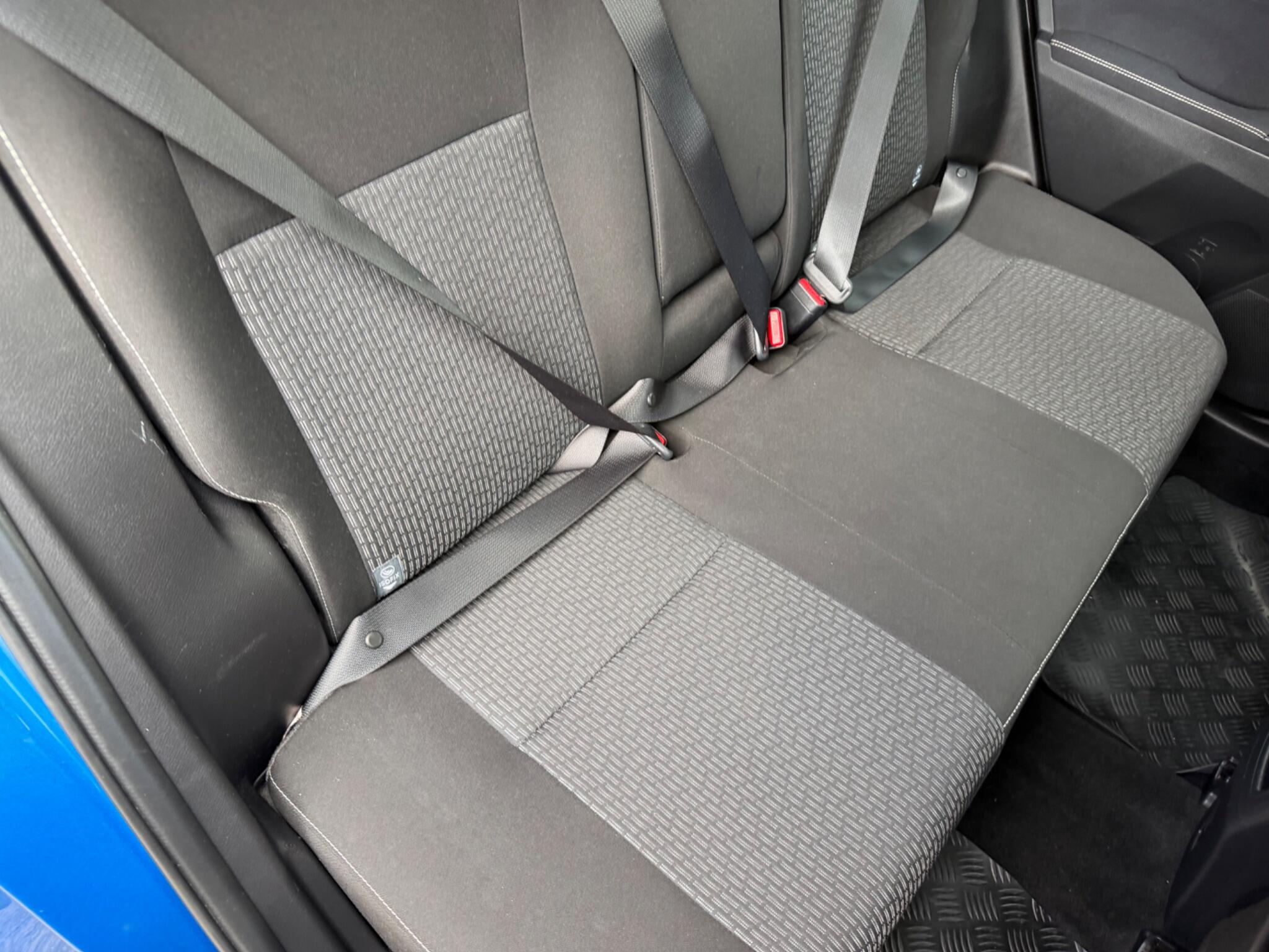 Toyota Auris view 10