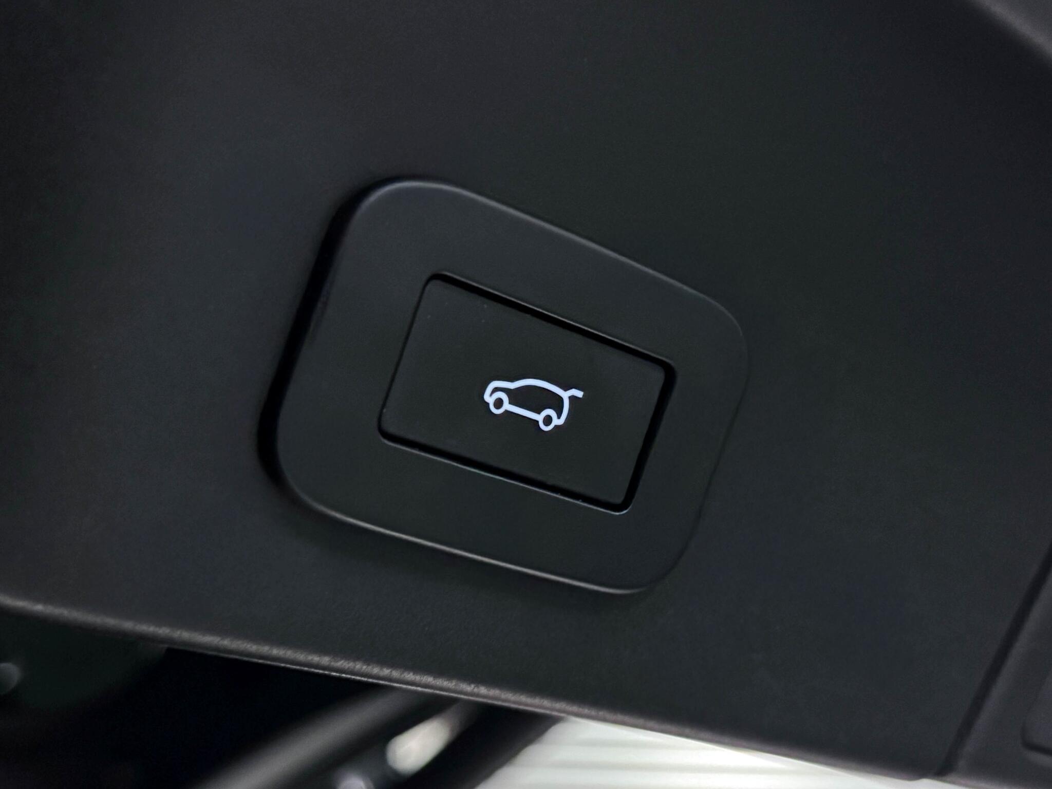 Land Rover Range Rover Evoque view 8