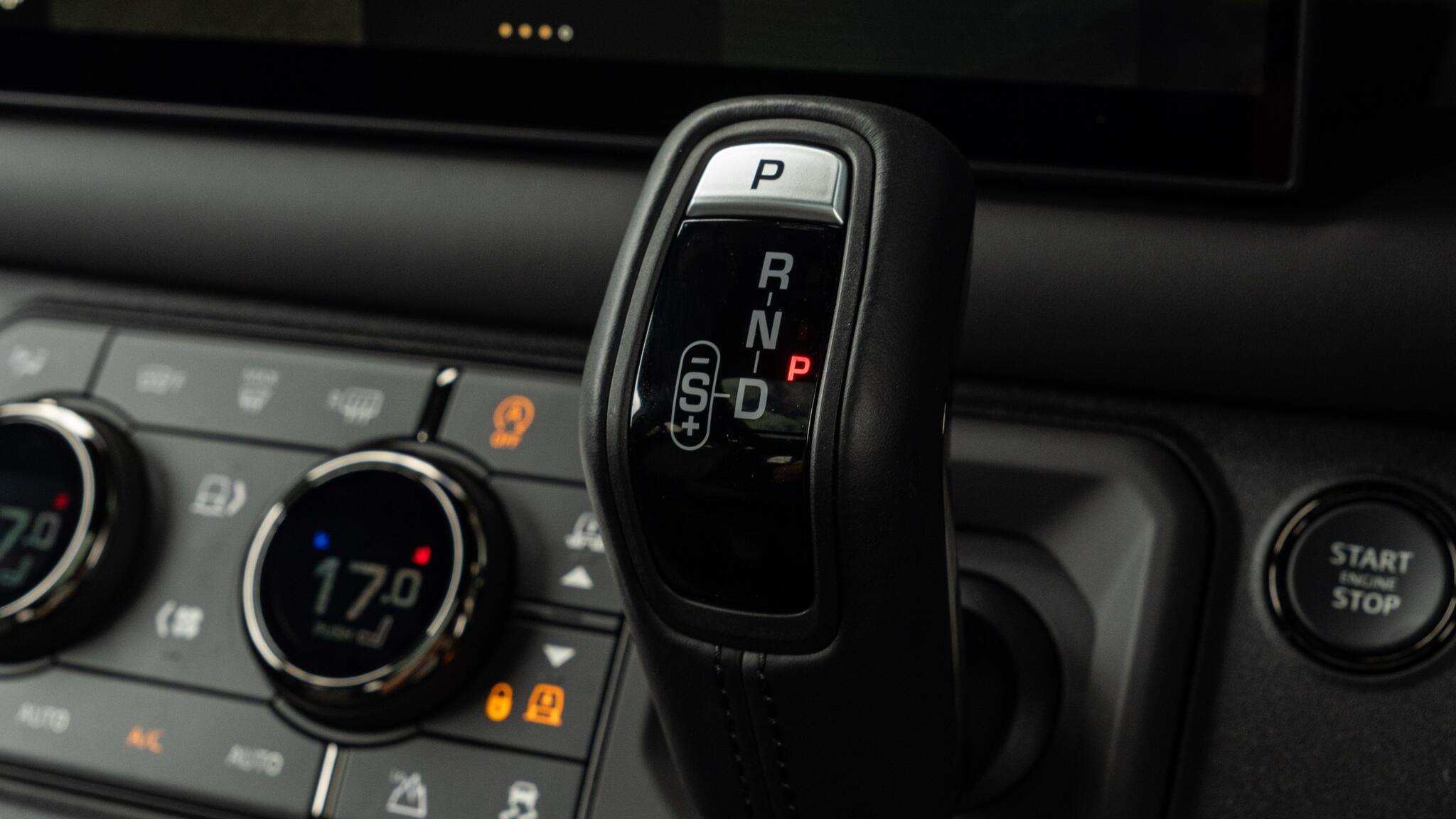 Land Rover Defender view 55