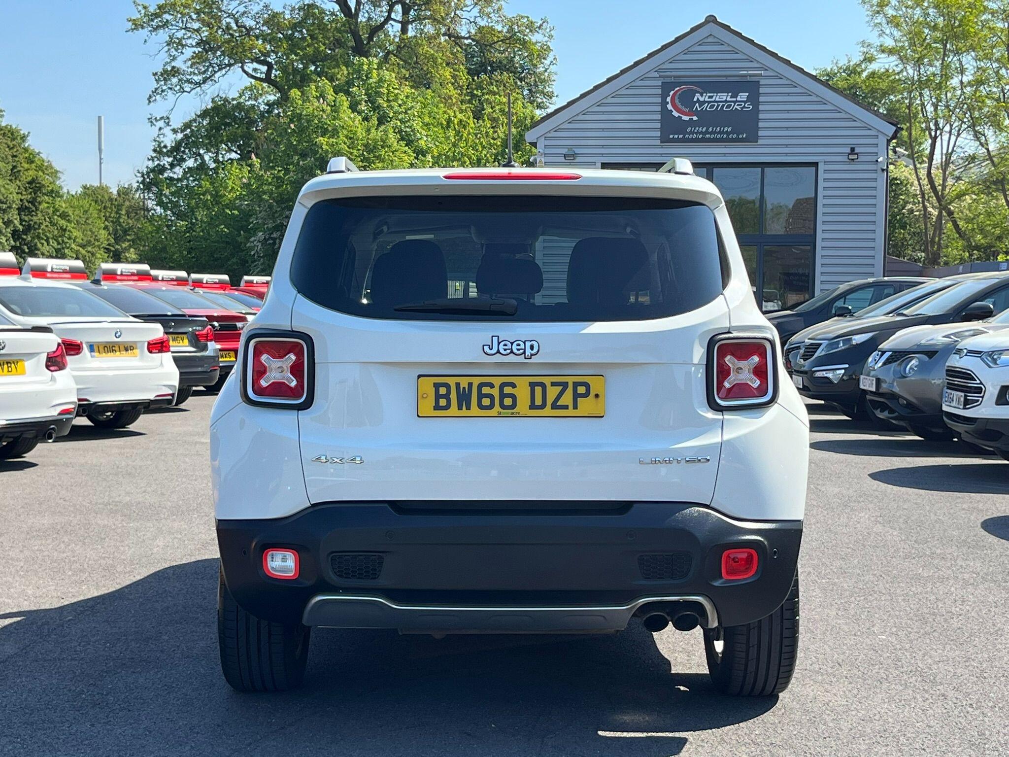Jeep Renegade view 6