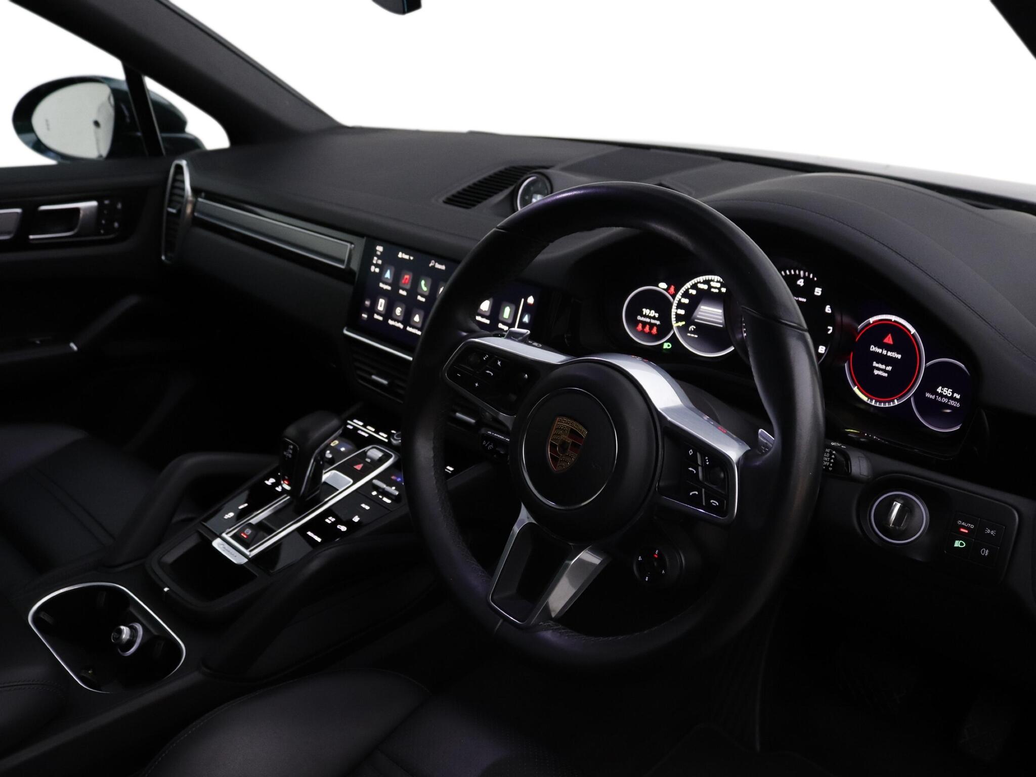 Porsche Cayenne view 9