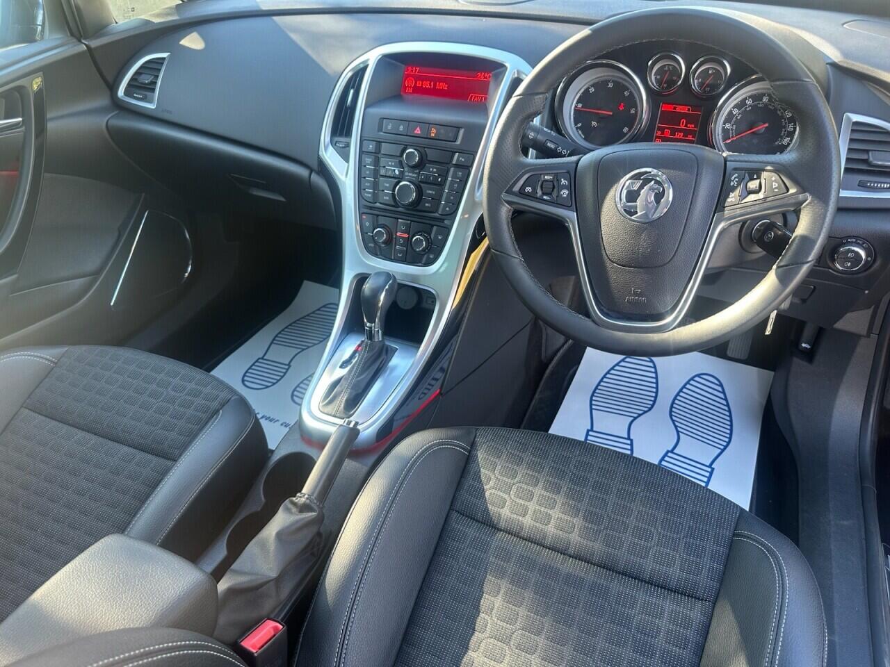 Vauxhall Astra GTC view 3